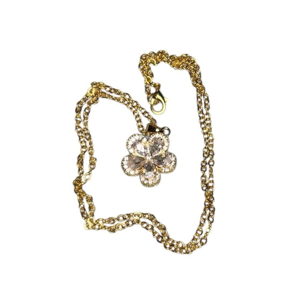18k Gold Plated Flower Pendant Necklace NWOT